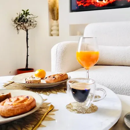 - La Delos - Jacuzzi 2 Places - Centre A Pied - Lit Queen Size - Parking Privee - Wifi - Center Within Walking Distance -