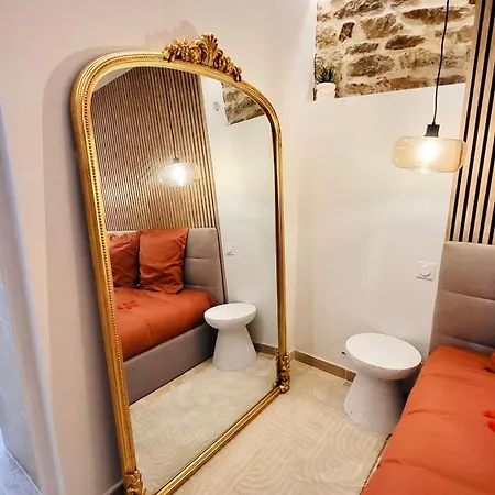 - La Delos - Jacuzzi 2 Places - Centre A Pied - Lit Queen Size - Parking Privee - Wifi - Center Within Walking Distance -