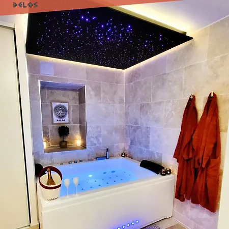 - La Delos - Jacuzzi 2 Places - Centre A Pied - Lit Queen Size - Parking Privee - Wifi - Center Within Walking Distance - Apartment Quimper