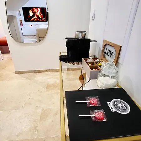- La Delos - Jacuzzi 2 Places - Centre A Pied - Lit Queen Size - Parking Privee - Wifi - Center Within Walking Distance - * Quimper